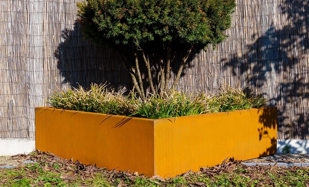 Cortenstaal Plantenbak Triangle 60 X 60 X 40 Cm 4 Cortenstaal Plantenbak Triangle 60 X 60 X 40 Cm - Afbeelding 2